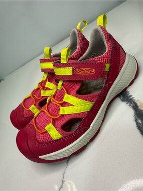 Keen Shoes Kid Girls 1 Pink Motozoa Closed Toe Water Hybrid Sport Bungee Sandals